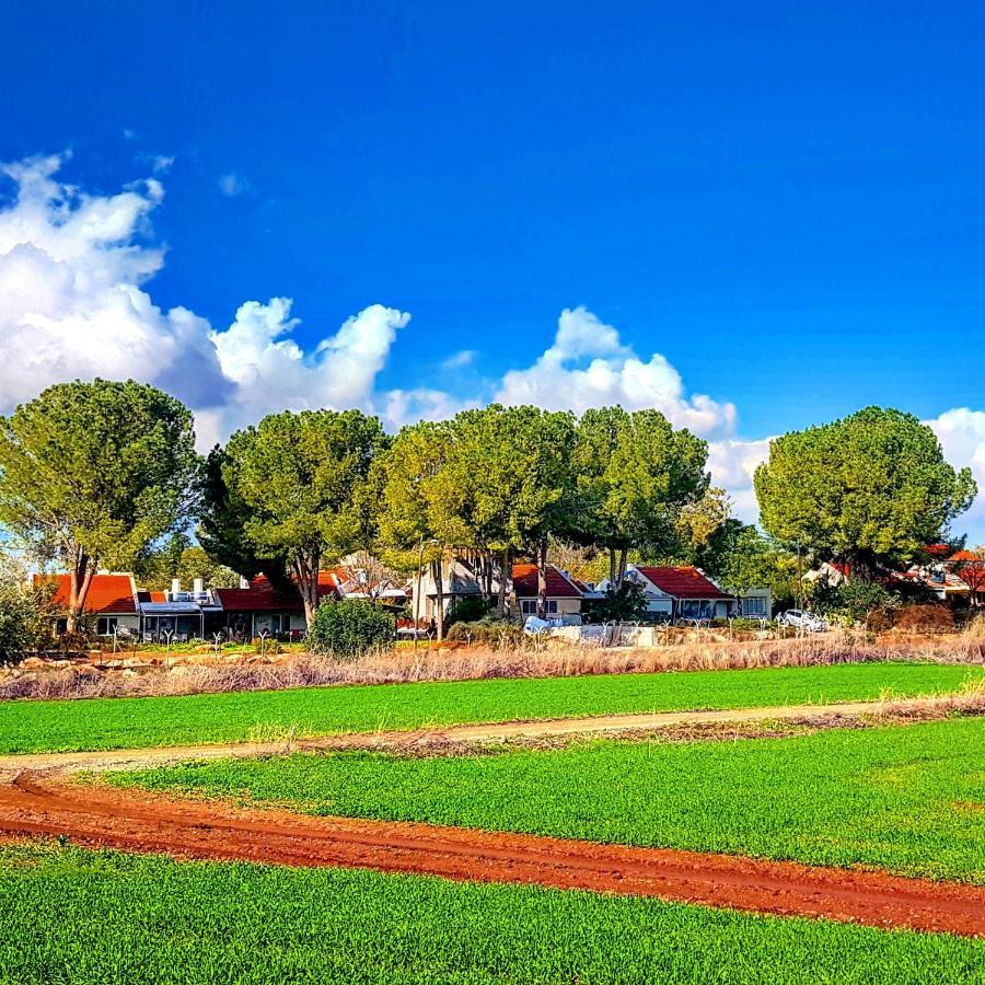 Kibbutz Nachshon Bed & Breakfast Exterior foto